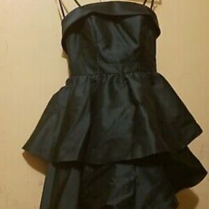 Stunning hunter green short strapless dress nwt! Size 5/6 ready for party!!